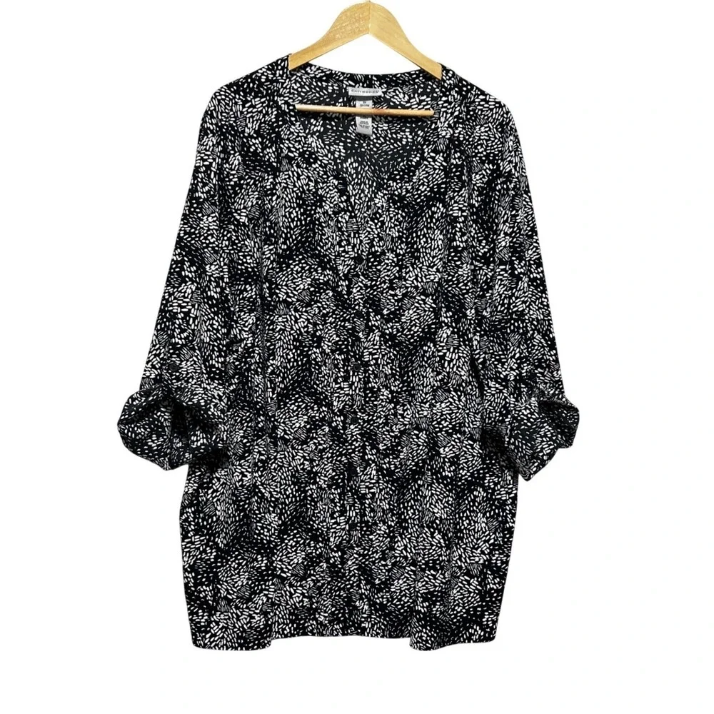 Catherines Women Button Tunic Top 3X Black White Abstract Blouse Roll Tab Sleeve